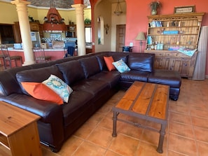 Smart TV, fireplace, DVD player -  BEACH FRONT SLEEPS 12 in beds Dog Friendly (Puerto Penasco)