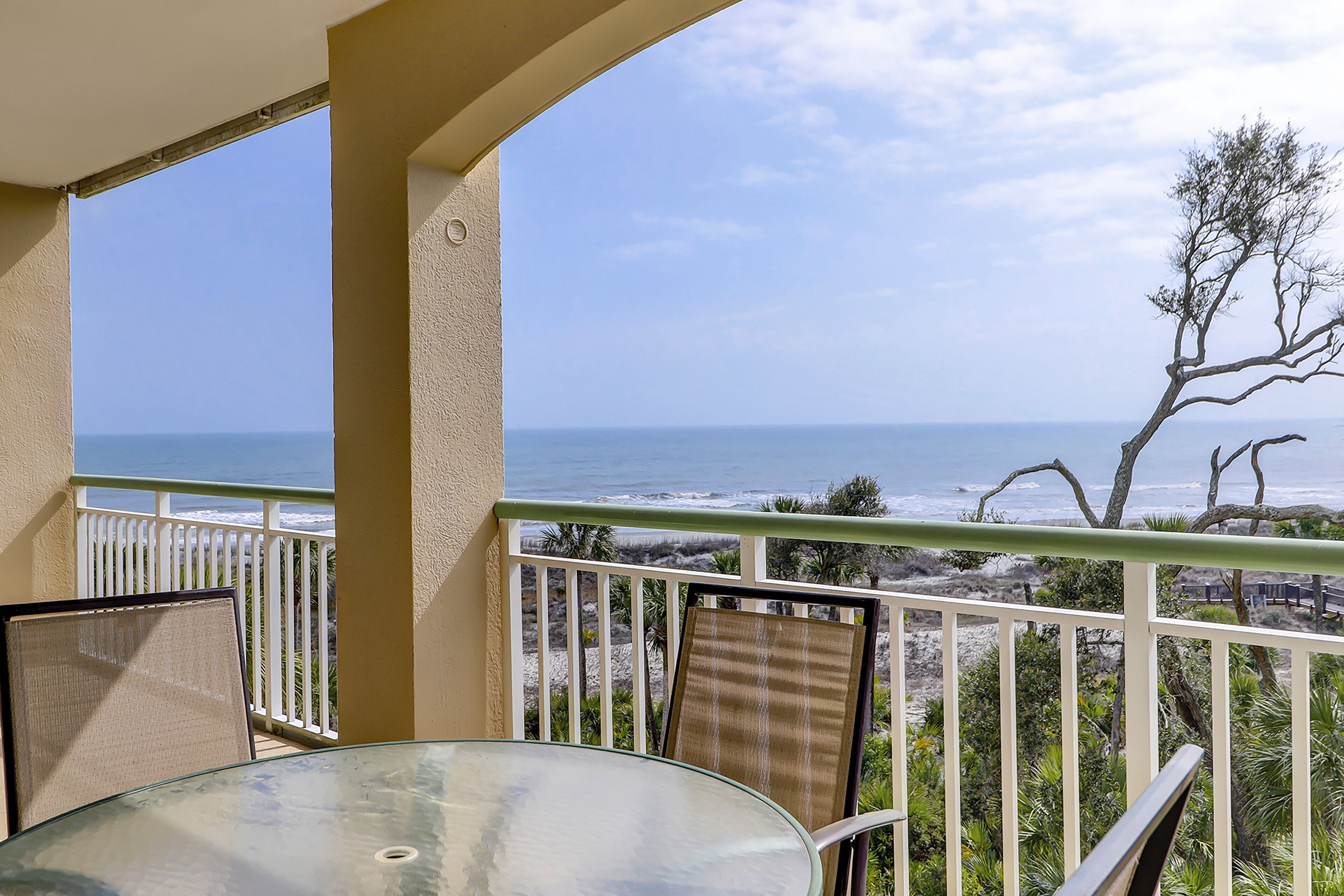 屋外ダイニングエリア