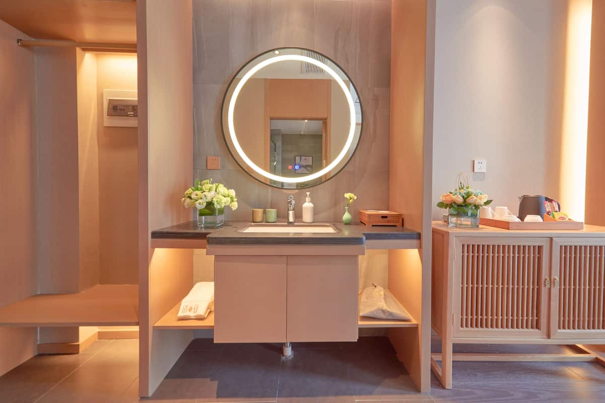 signature twin room | desk, blackout curtains, free wifi, bed sheets