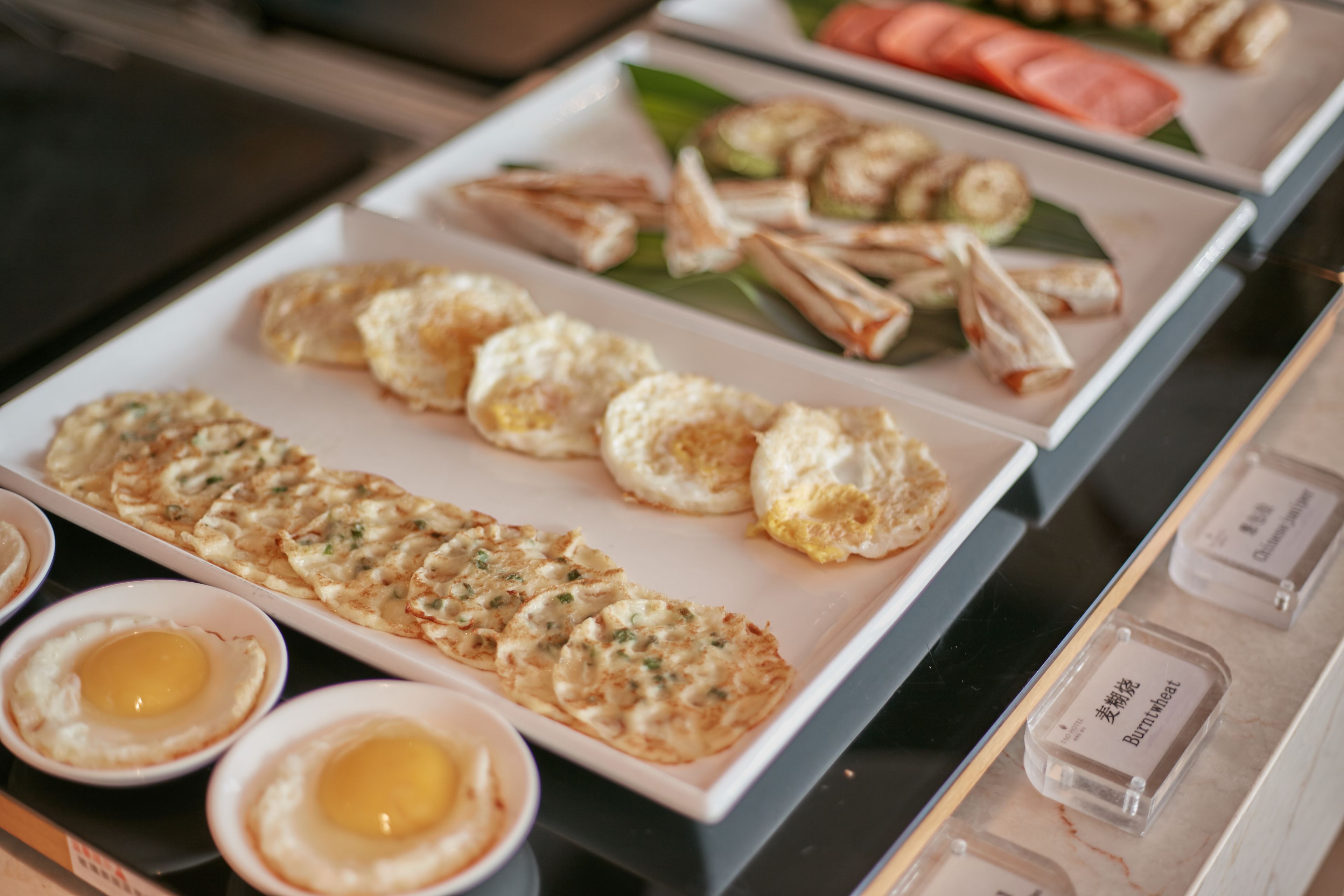 daily buffet breakfast (cny 48 per person)