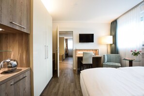 Family Room | In-room safe, blackout drapes, free cribs/infant beds, rollaway beds - See- und Sporthotel Ankum (Ankum)