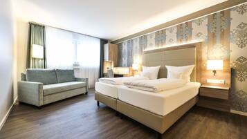 Comfort Double Room | In-room safe, blackout curtains, free cots/infant beds, rollaway beds