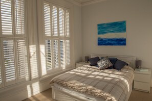 Căn hộ trung tâm thành phố, 2 phòng ngủ, 2 phòng tắm | 2 phòng ngủ, trang trí khác biệt 