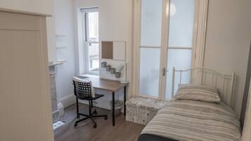City Apartment, 2 Bedrooms, 2 Bathrooms | 2 bilik tidur, dihias secara berasingan