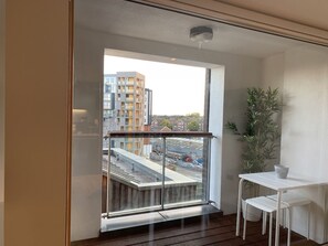 Luxury Apartment, 2 Double Beds, Non Smoking | Balcony - Toothbrush Apartments - Ipswich Quayside (Ipswich)