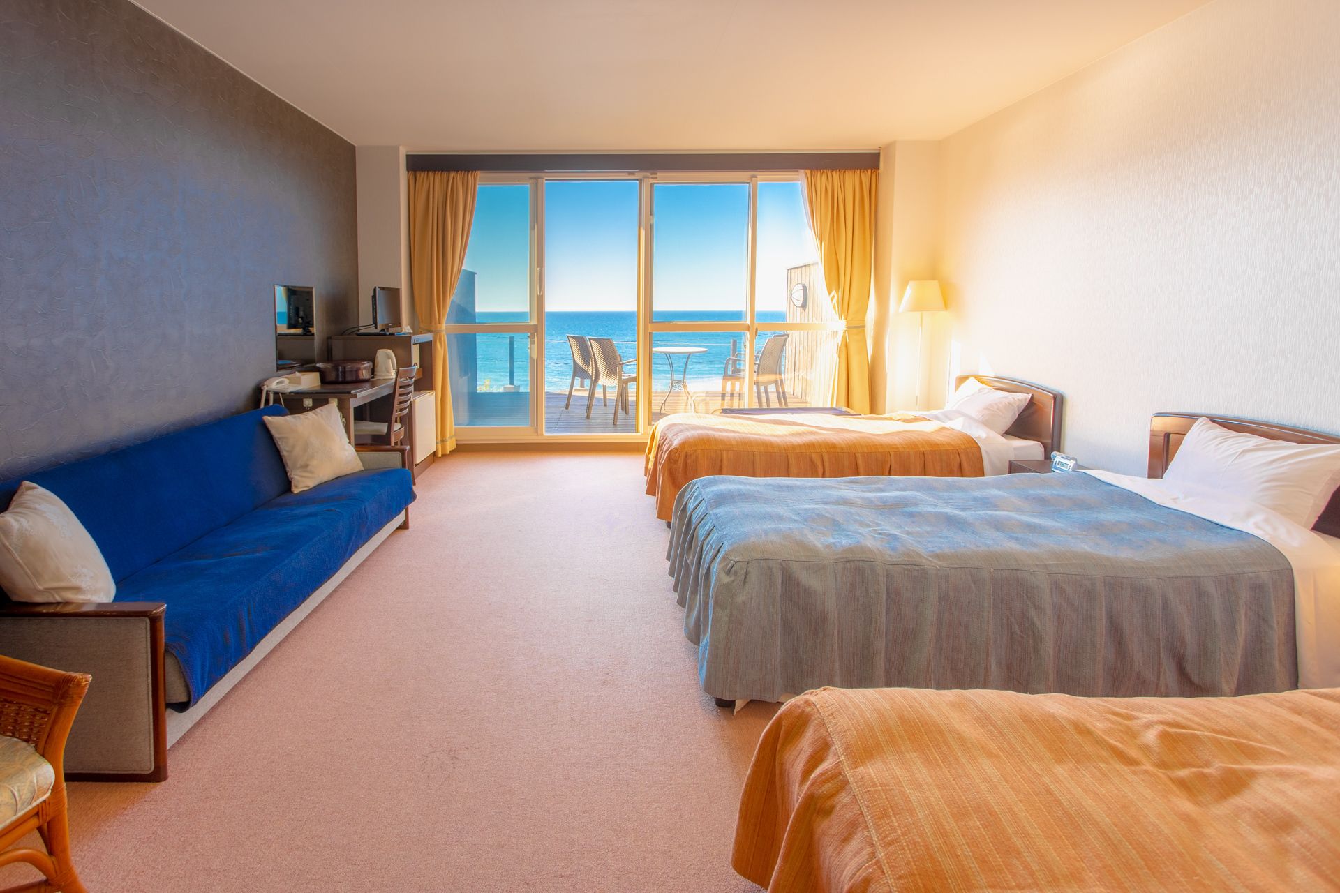 ห้องทริปเปิล | ตู้นิรภัยในห้องพัก, ห้องพักตกแต่งอย่างมีเอกลักษณ์, ตกแต่งพิเศษโดยเฉพาะ