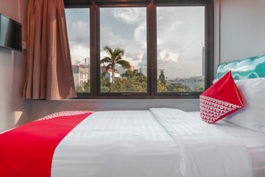 Standard Single Room | Free WiFi, bed sheets - OYO 208 G House (Jakarta)