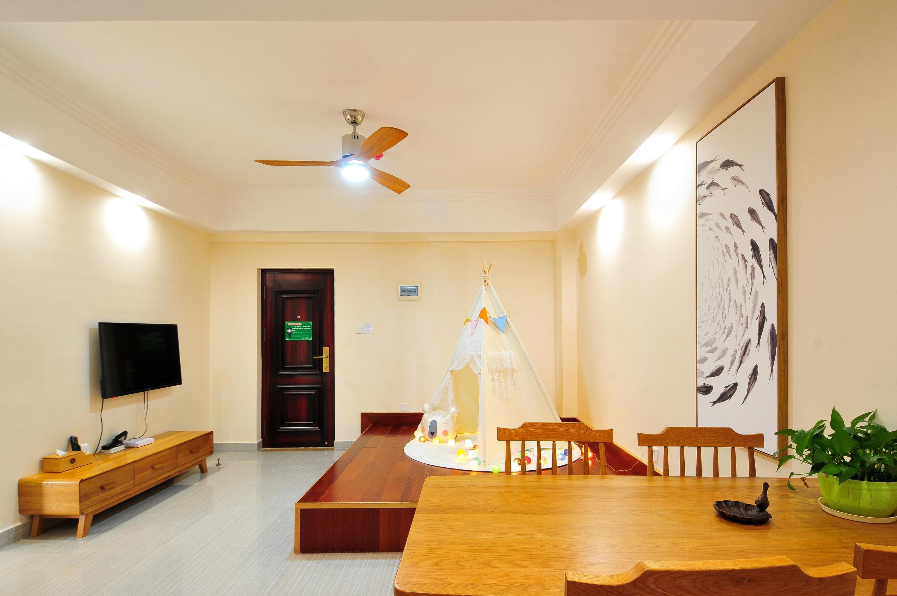 signature suite, sea view | living room | tv