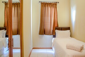 Room | Desk, iron/ironing board, free WiFi, bed sheets