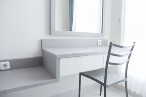 Room amenity - Cozy Studio Apartment at Elpis Residence (Jakarta)