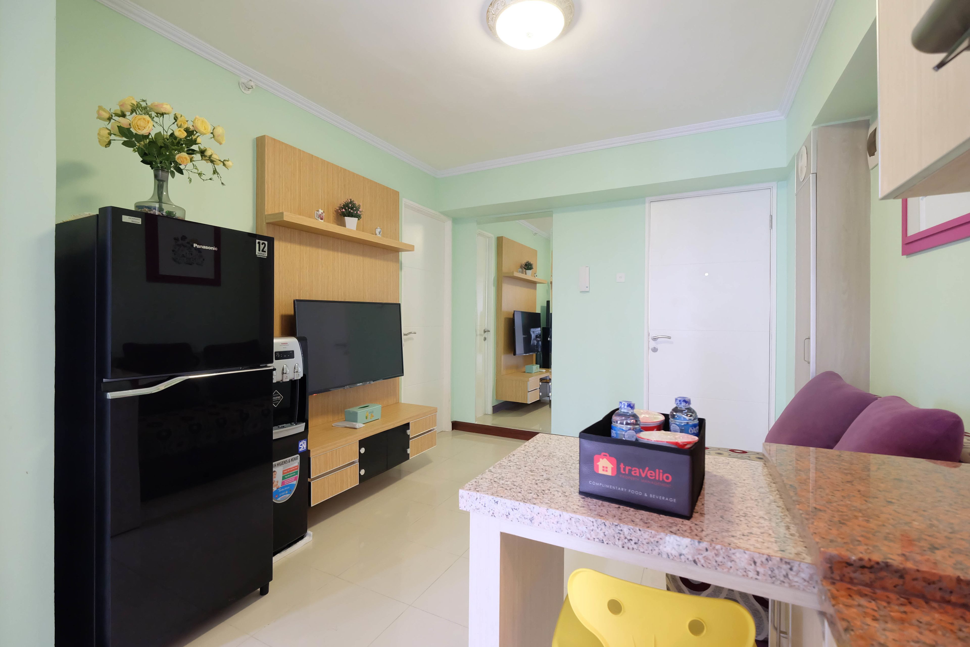 Room | Living area | TV