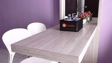 Room | In-room dining