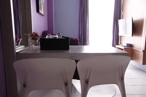 Room | In-room dining - Comfortable 2BR Mutiara Bekasi Apartment (Bekasi)