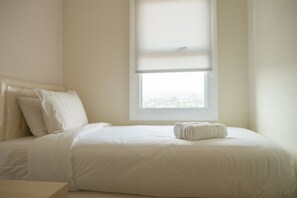 Room | Desk, free WiFi, bed sheets