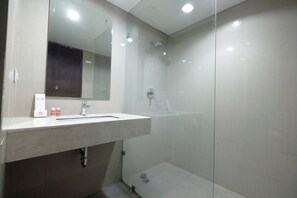 Bathroom - Modern Studio The H Residence near MT Haryono (Jakarta)