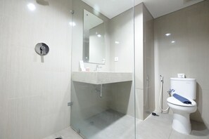 Room | Bathroom - Spacious Studio Apartment @ The H Residence near MT Haryono (Jakarta)