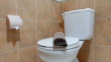 Room | Bathroom | Shower, towels