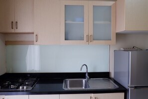 Rom | Eget kjøkken | Kjøleskap, kokeplater, vannkoker og riskoker