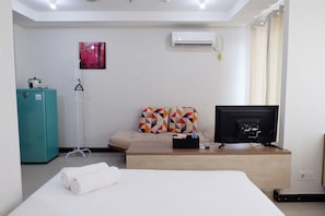 Chambre | Bureau, accès au Wi-Fi (inclus), literie fournie