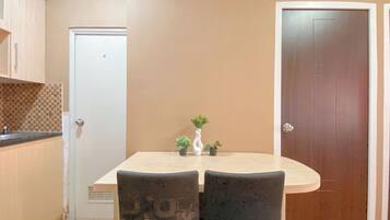 Room | Private kitchen | Fridge, stovetop, electric kettle, rice cooker