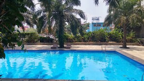 Outdoor pool - Modern 2BR Mutiara Bekasi Apartment (Bekasi)
