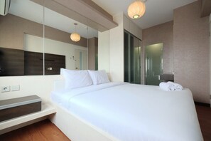 Room | Free WiFi, bed sheets - Modern 2BR Mutiara Bekasi Apartment (Bekasi)