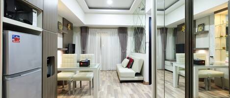 Room | Living room | TV