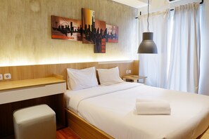 Desk, bed sheets - Parquette Studio Apartment ARA Residence (Gading Serpong)
