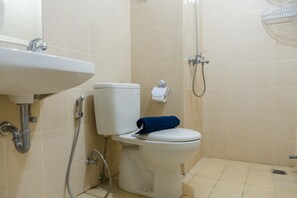 Oda | Banyo | Duş, havlu, tuvalet kâğıdı