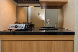 Room | Desk, free WiFi, bed sheets - Minimalist 2BR Apartment at Parahyangan Residence (Bandung)