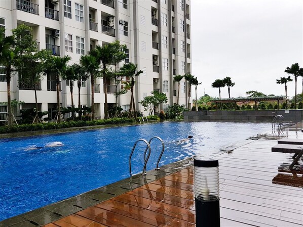 Outdoor pool - Elegant and Spacious 1BR Saveria Apartment near ICE BSD (Pagedangan)
