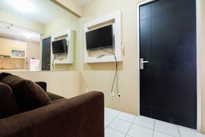 Living area - Simple 2BR Pancoran Riverside Apartment (Jakarta)