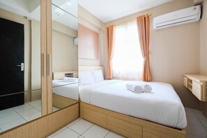 Free WiFi, bed sheets - Simple 2BR Pancoran Riverside Apartment (Jakarta)