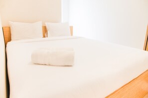 Free WiFi, bed sheets - Simply Minimalist 2BR The Springlake Apartment (Bekasi)