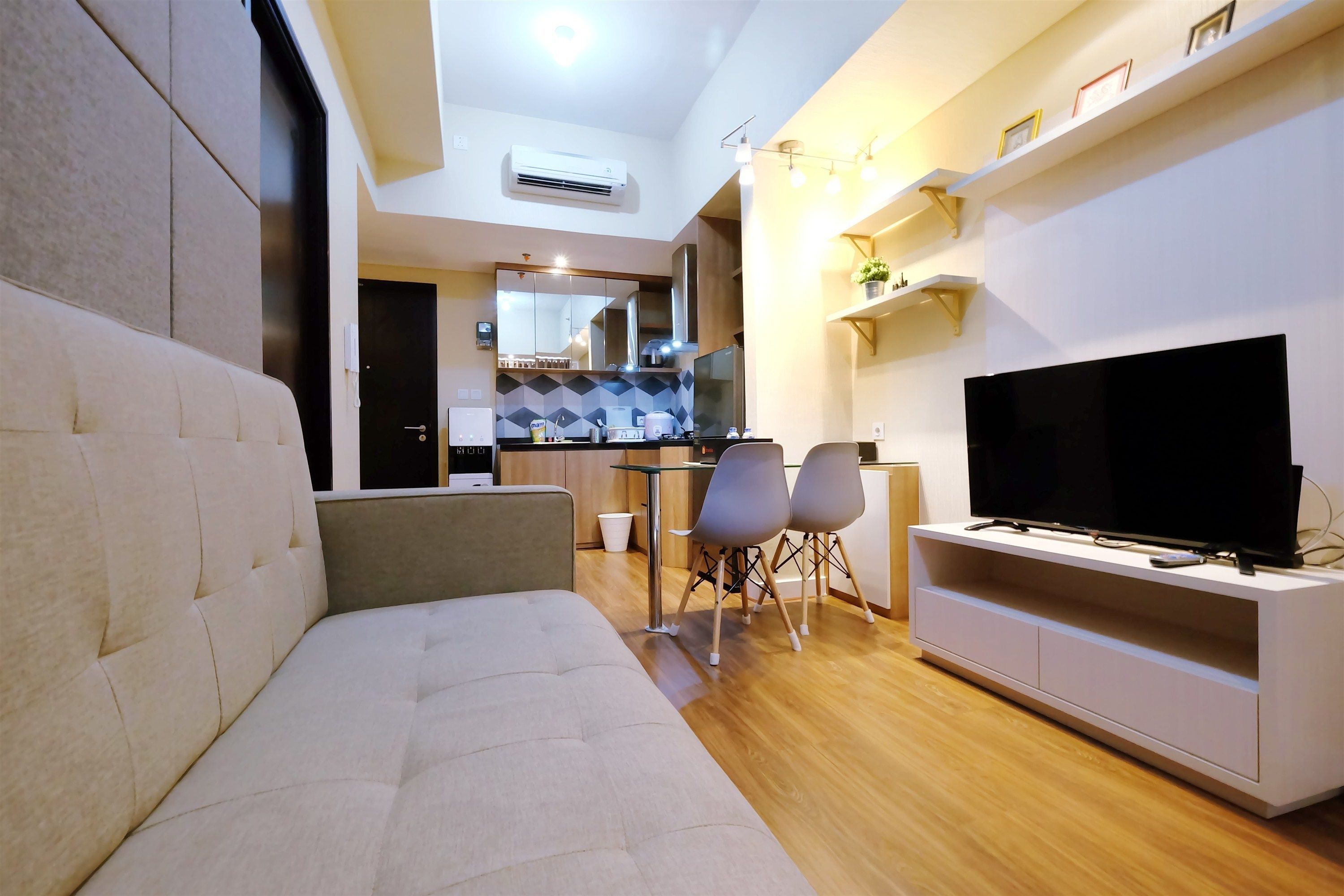 Room | Living area | TV