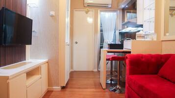 Room | Ruang tamu | TV