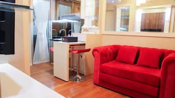 Room | Ruang tamu | TV