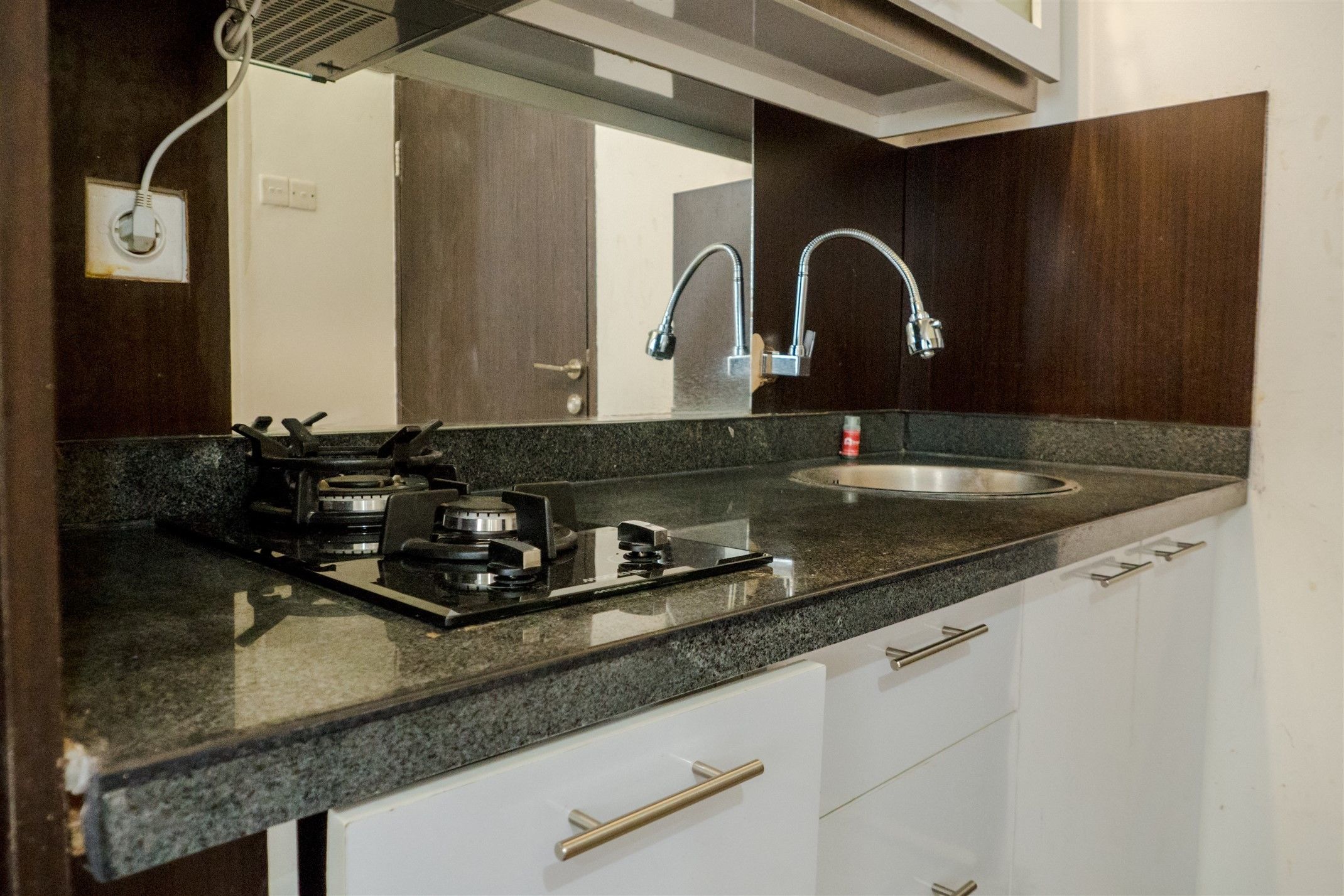 Room | Private kitchenette | Fridge, stovetop, rice cooker, cookware/dishes/utensils