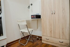 Room | Room amenity - Cozy Studio Room The Jarrdin Cihampelas (Bandung)