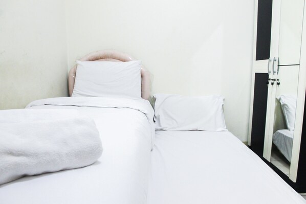 Chambre | Bureau, Wi-Fi gratuit, draps fournis