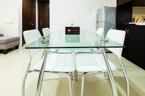 Chambre | Repas dans la chambre