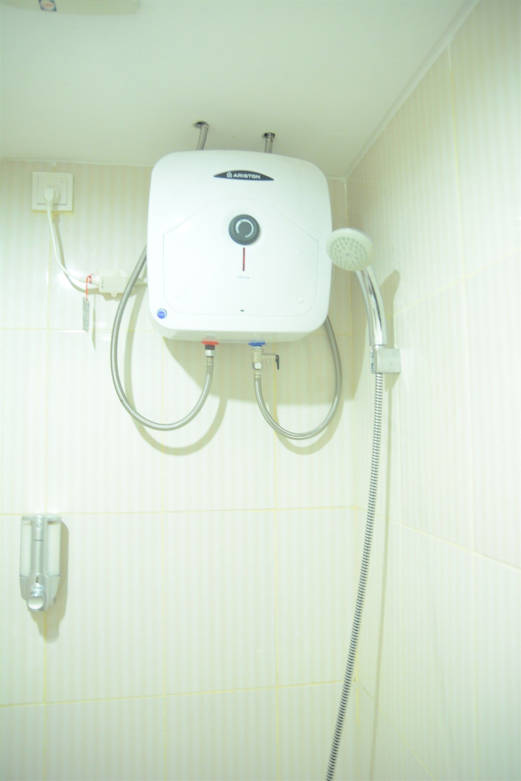 Room | Bathroom shower