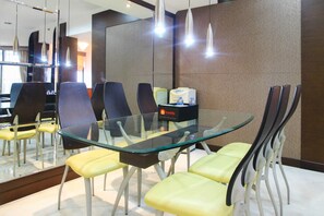Room | In-room dining