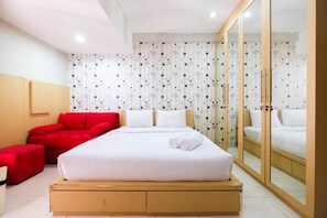 Room | Desk, iron/ironing board, free WiFi, bed sheets