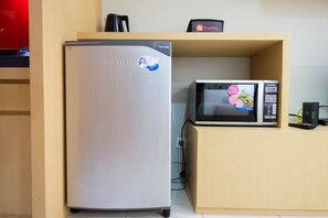 Room | Microwave - Central Jakarta Studio Apartment At Tamansari Sudirman (Jakarta)