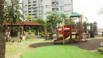 Children’s play area – outdoor