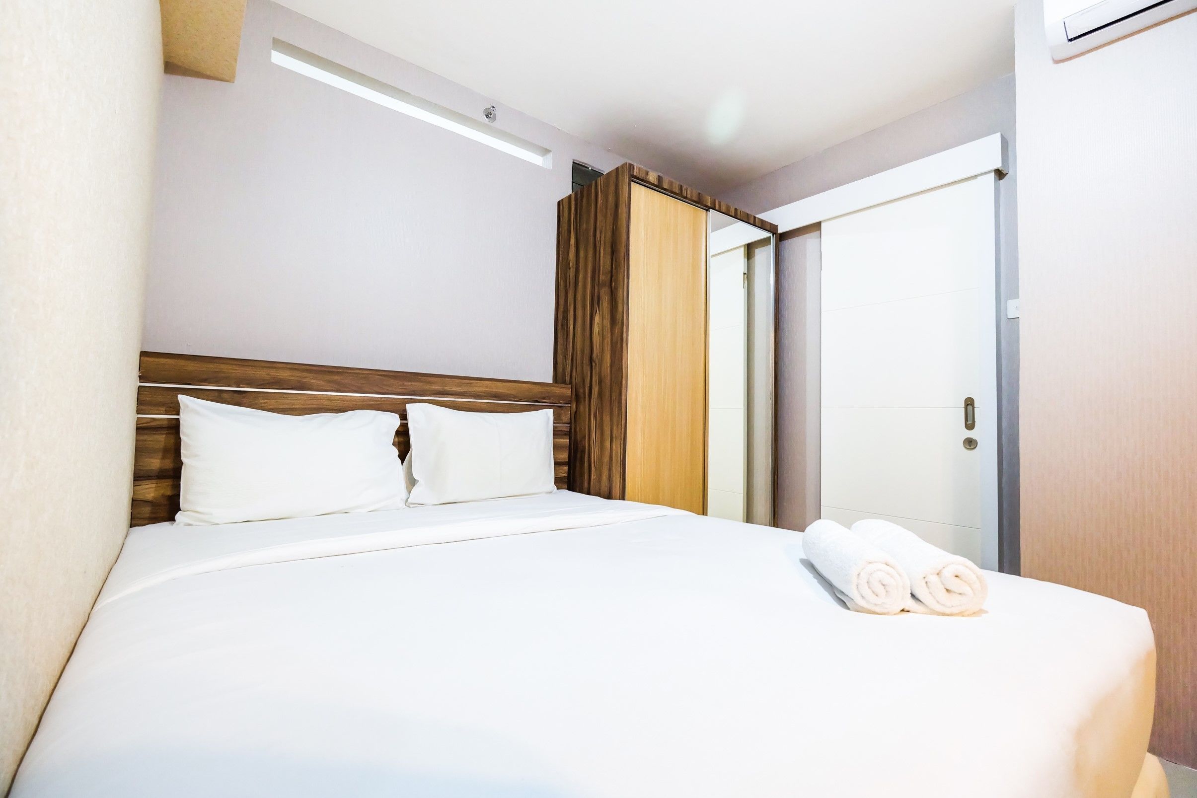 Room | Desk, free WiFi, bed sheets