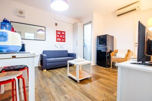 Quarto | Sala de estar | TV