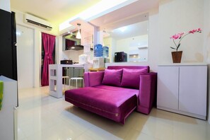 Living area - Comfy 2BR Bassura City Apartment Near Mall (Jakarta)