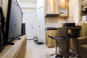 Room | Living area | TV